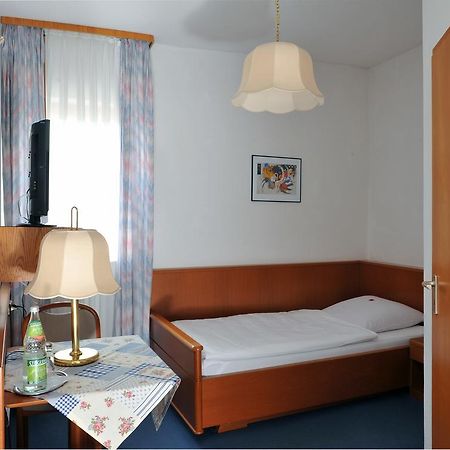 Hotel Gruener Baum Pommersfelden Eksteriør bilde